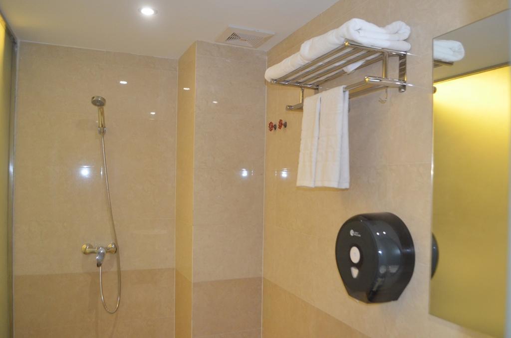 Good Luck Hotel Yangon Exterior foto
