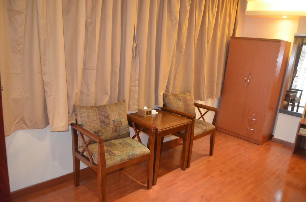 Good Luck Hotel Yangon Exterior foto