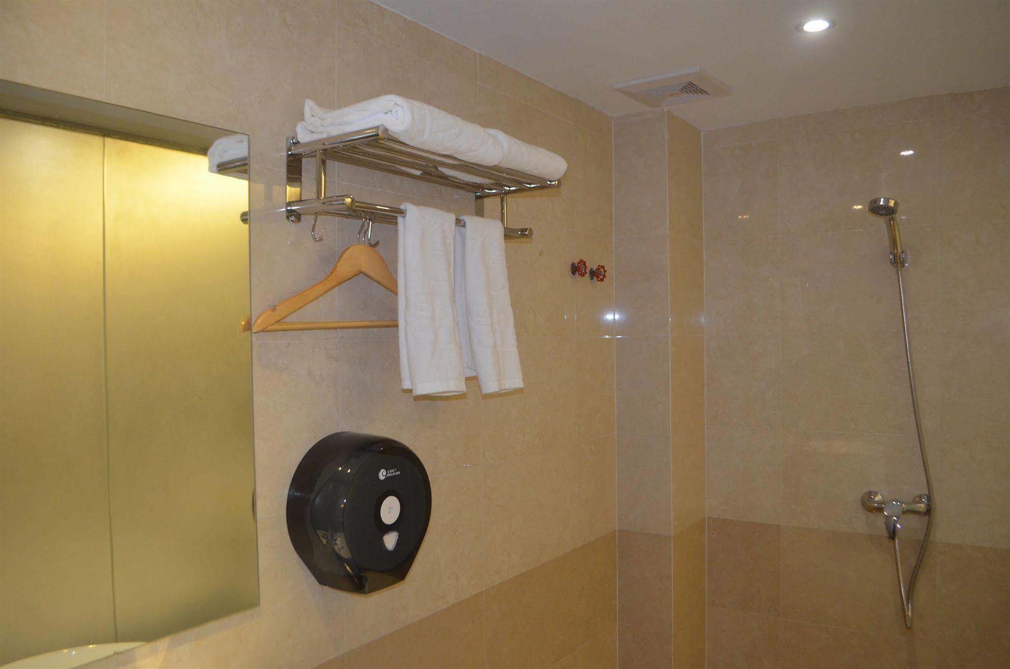 Good Luck Hotel Yangon Exterior foto